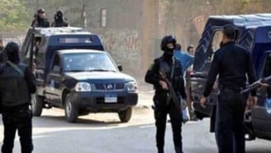 دخل يفض الاشتباك..... إصابة مزارع بطلق ناري في الرأس إثر مشاجرة بين أبناء عمومتة بقنا.