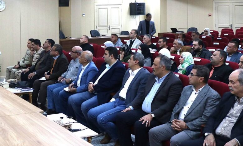 محافظ السويس يعقد إجتماع تنسيقى بشأن تغذية منطقة العين السخنة بمياه التحلية