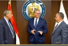 المهندس كريم بدوي وزير البترول خلال توقيع اتفاقية التنقيب مع شركة تيرا بتروليوم البريطانية.