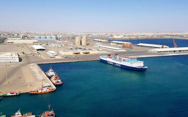 تداول 14 الف طن و 702 شاحنة بضائع عامة ومتنوعة بموانئ البحر الأحمر
