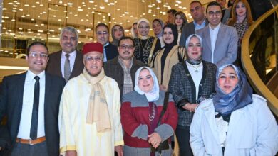 واختُتمت الأمسية بالتقاط صورة تذكارية جماعية، حرص عليها السفير، لتوثيق يومٍ حمل في طياته معاني التقارب والمودة، وترك أثرًا طيبًا في نفوس الحاضرين.