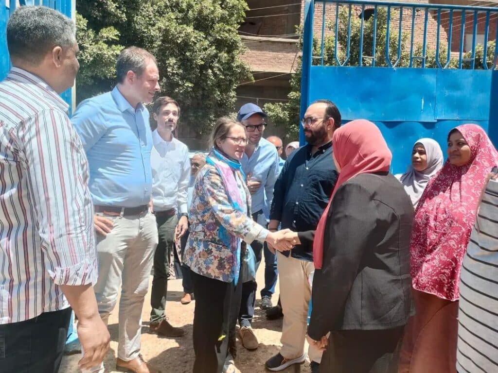 إدارة القوصية التعليمية تستقبل وفداً ألمانياً رفيع المستوى لمتابعة سير العملية التعليمية