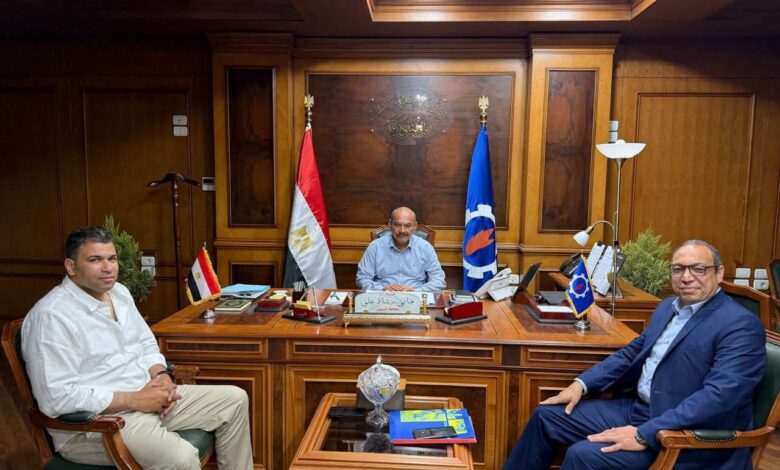 محافظ السويس يستقبل مدير فرع المجلس القومي لحقوق الإنسان
