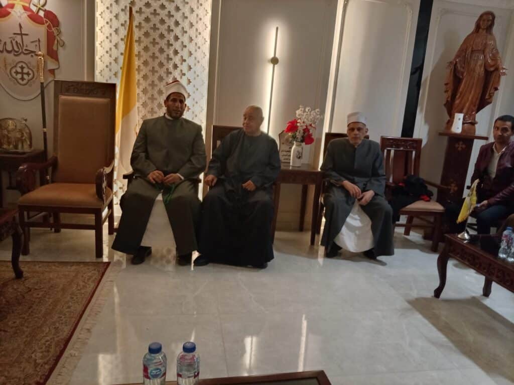 تلاحم وطني في القوصية: وفد "الأوقاف" ونواب البرلمان يهنئون الكنيسة الكاثوليكية بعيد القيامة