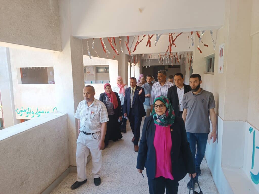 إدارة القوصية التعليمية تستقبل وفداً ألمانياً رفيع المستوى لمتابعة سير العملية التعليمية