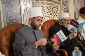 وزير الأوقاف يشهد ختام قراءة ،، تاج العروس ،،