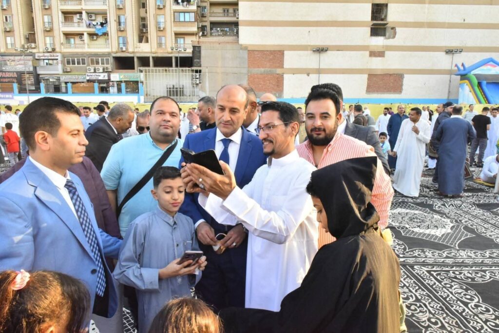 تلاحم وطني بأسيوط.. المحافظ ومدير الأمن والجبهة الوطنية في صلاة العيد