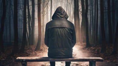 وهكذا، لم يكن كريم مجرد شخص يعيش حياته، بل كان رسالة تمشي على الأرض… تعلم الجميع أن الرقي الحقيقي لا يُقال، بل يُرى.
