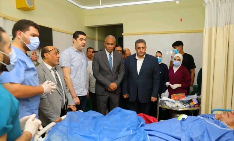إصابة رئيس قرية أثناء تنفيذ قرار إزالة