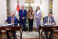 برامج الدراسات العليا للعاملين بالوزارة والإدارة المحلية والبيئة وأسرهم، في إطار جهود الدولة لتنمية القدرات البشرية ورفع كفاءة الجهاز الإداري.