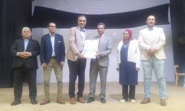 وكيل تعليم كفرالشيخ .. يكرم المتميزين من القيادات والعاملين