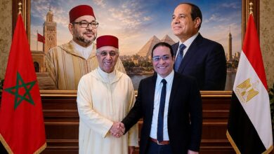 وأوضح مصطفى جمال أن الاحتفالية شهدت حضورًا رسميًا ودبلوماسيًا رفيع المستوى، تقدمهم الدكتور سامح الحفني، وزير الطيران المدني ممثلًا للدولة المصرية، والمستشار بولس فهمي، رئيس المحكمة الدستورية العليا، والسفير إبراهيم الخولي ممثلًا عن وزارة الخارجية، إلى جانب عدد من السفراء العرب والأجانب، وشخصيات عامة وإعلامية وفنية وثقافية.