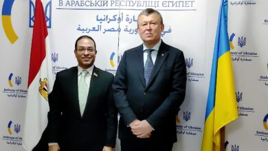 بحث السيد مصطفى جمال، نائب رئيس حزب الاتحاد لشؤون العلاقات الدولية والسياسات الخارجية، مع السفير الأوكراني بالقاهرة ميكولا ناهورني، عددًا من الملفات السياسية والاقتصادية، وذلك عقب عودته من زيارة إلى أوكرانيا، وفي أعقاب الاتصال الذي جرى بين الرئيس الأوكراني فولوديمير زيلينسكي والرئيس المصري عبد الفتاح السيسي، لبحث آفاق التعاون بين البلدين وتطورات المرحلة الراهنة.